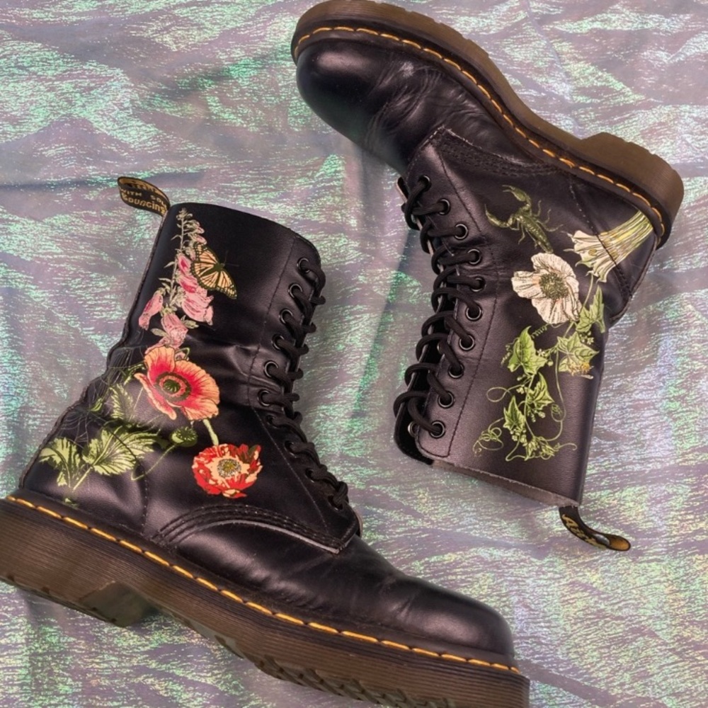 ✨🌱✨🕸️Dr Marten 1490 Wild Botanics Size 7🦂✨🦋✨